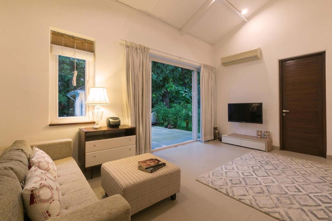 Hamptons Charm By Stayvista Luxury 5Br With Pool, Lawn & Table Tennis Alibag Exterior photo