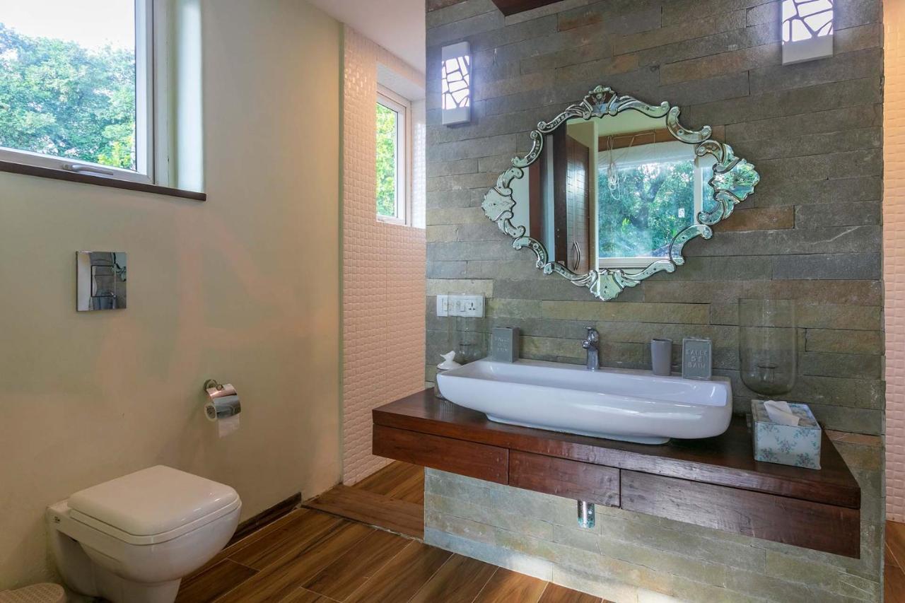 Hamptons Charm By Stayvista Luxury 5Br With Pool, Lawn & Table Tennis Alibag Exterior photo
